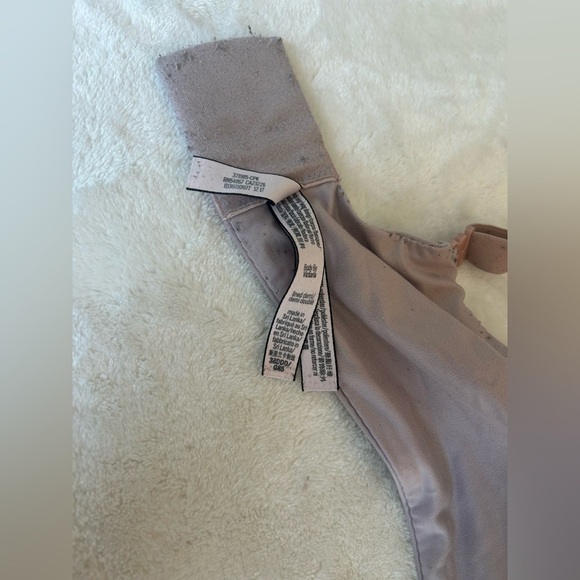 Women's Victoria’s Pink Body by Victoria Bra (38DDD) - Picture 3 of 6